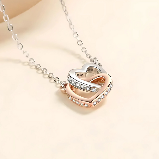 Lía Royale - Collar de corazones unidos